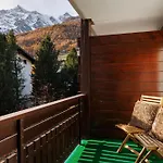 Everest Apartman *