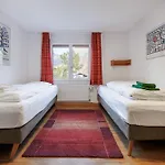 Everest Apartment