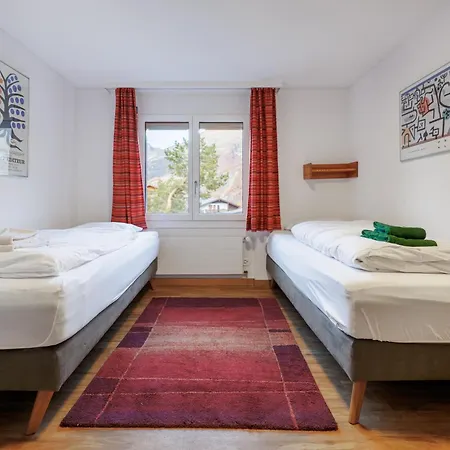 Everest Apartment