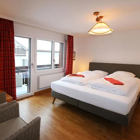 Everest Apartment